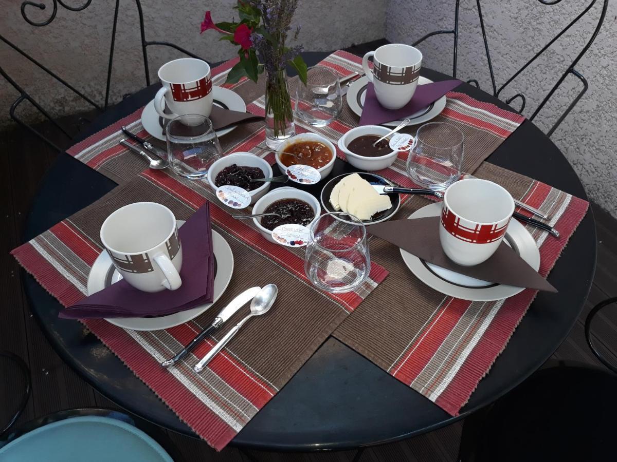 Chez Yvette , C'Est Chouette!! Bed & Breakfast การ์กาซอน ภายนอก รูปภาพ