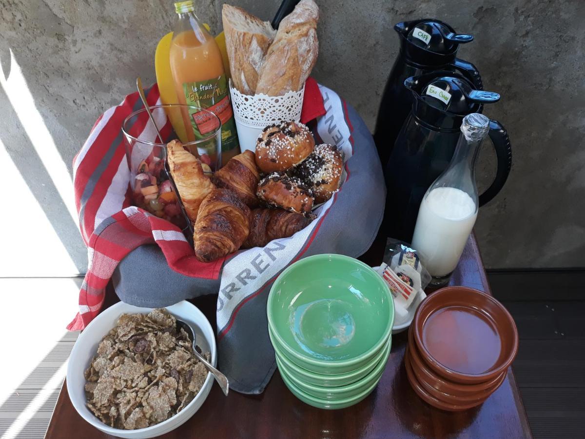 Chez Yvette , C'Est Chouette!! Bed & Breakfast การ์กาซอน ภายนอก รูปภาพ