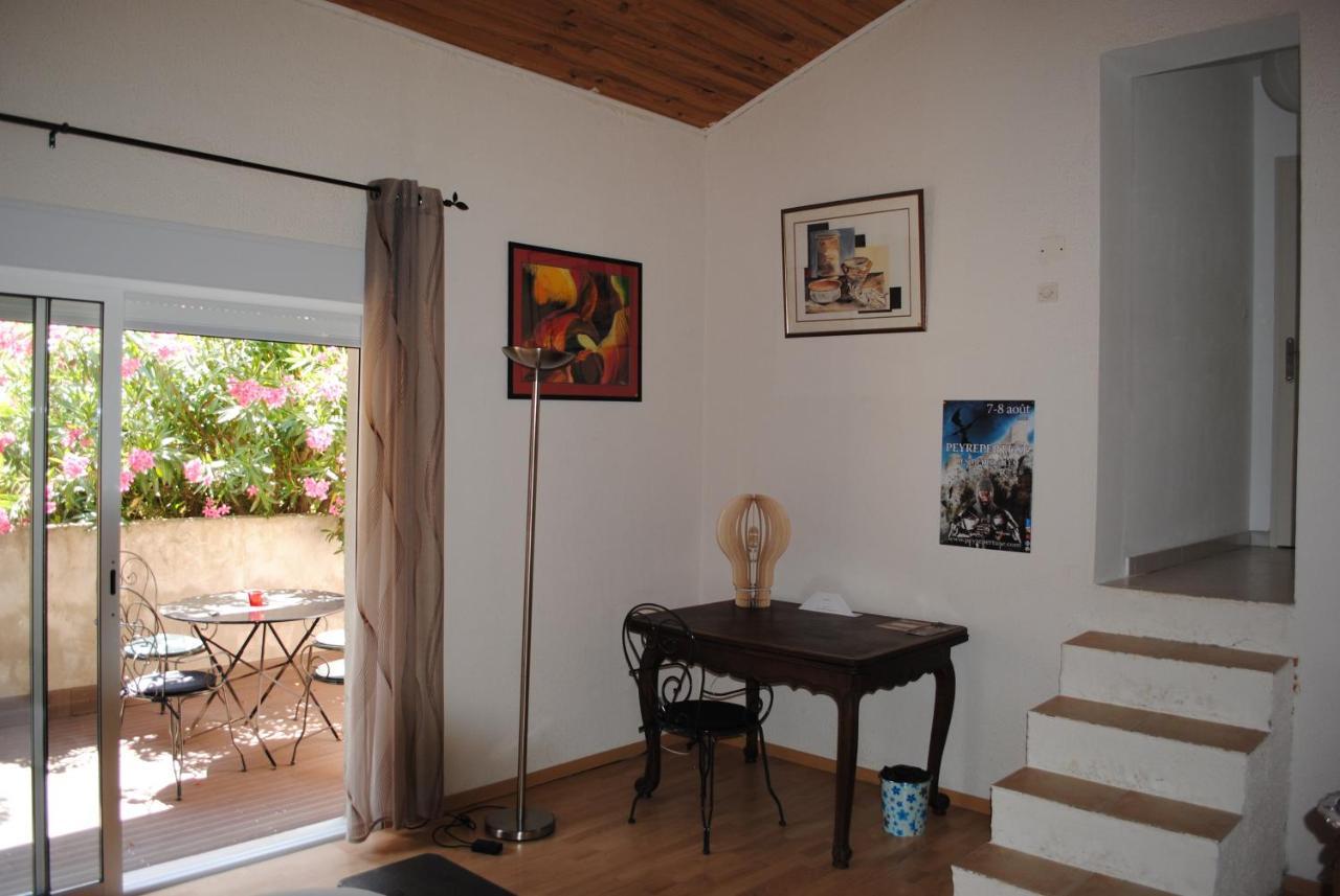 Chez Yvette , C'Est Chouette!! Bed & Breakfast การ์กาซอน ภายนอก รูปภาพ