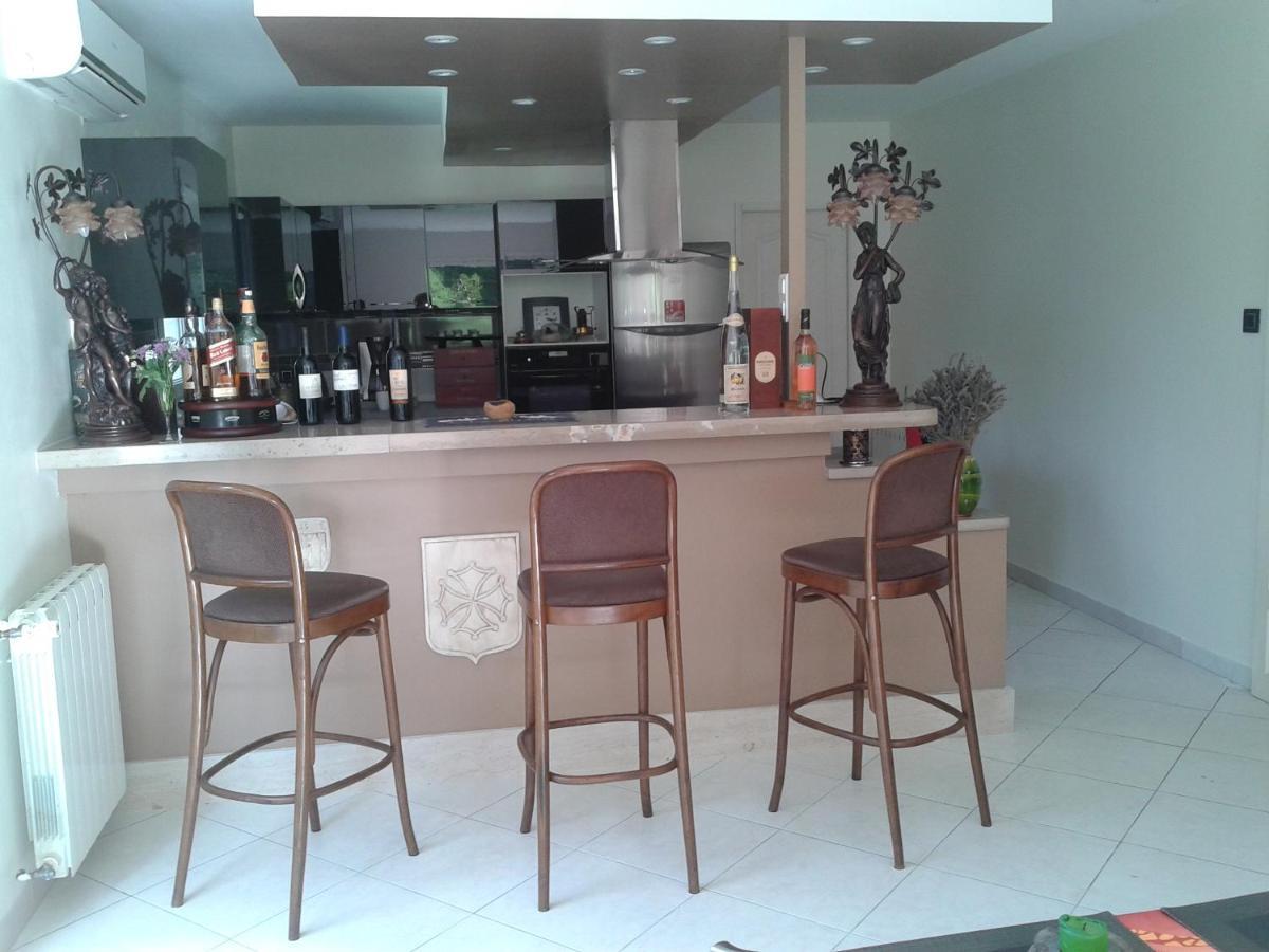 Chez Yvette , C'Est Chouette!! Bed & Breakfast การ์กาซอน ภายนอก รูปภาพ